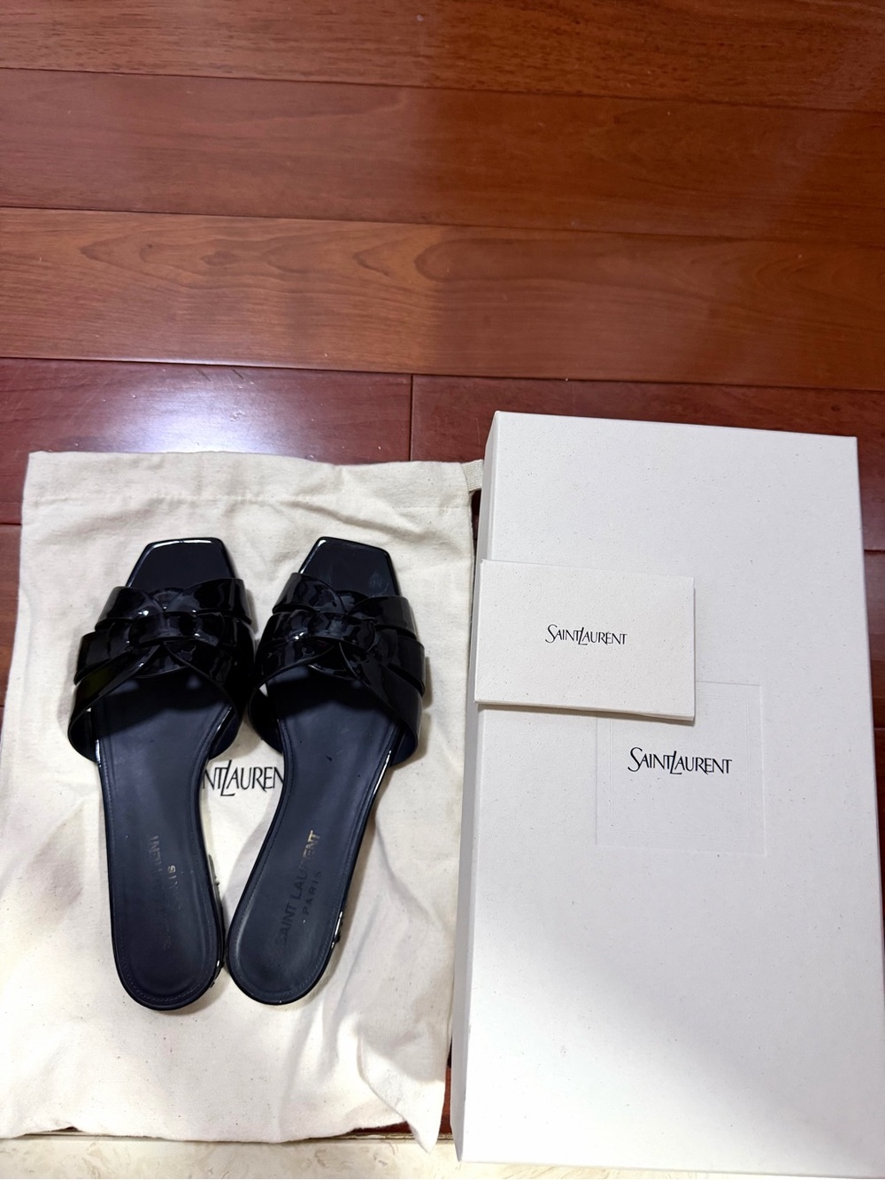 Saint Laurent Women's Black Patent Tribute Flats